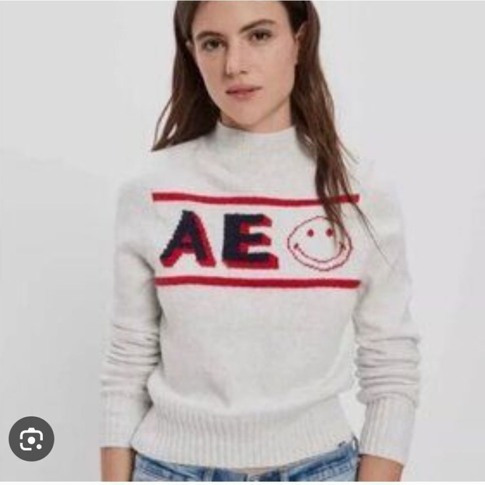 American Eagle Light Gray Smiley Graphic Mockneck Sweater - Size XS